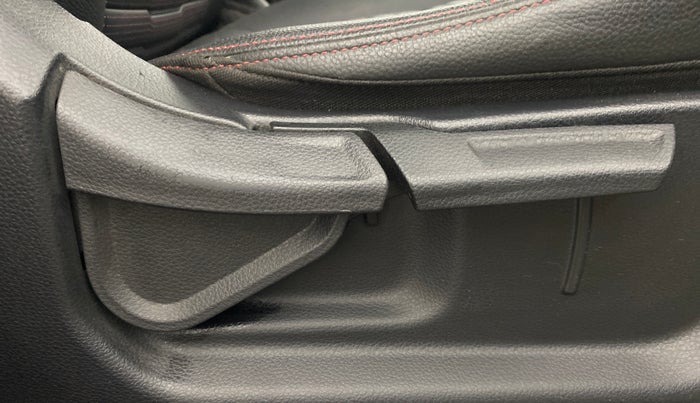 2020 KIA SONET GTX PLUS 1.5 AT, Diesel, Automatic, 75,959 km, Driver Side Adjustment Panel