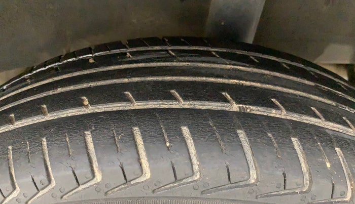2017 Renault Kwid RXT 0.8, Petrol, Manual, 80,130 km, Left Rear Tyre Tread