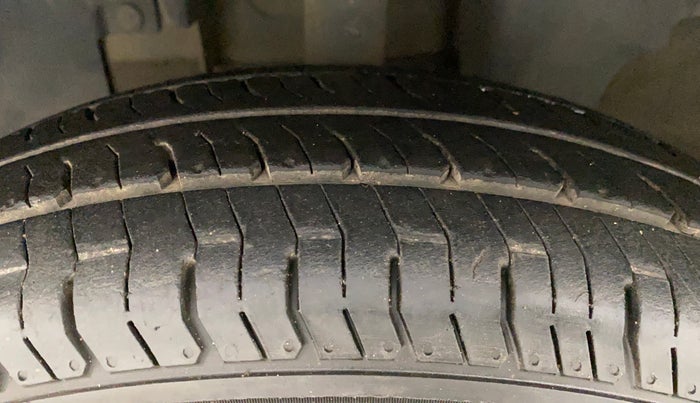 2017 Renault Kwid RXT 0.8, Petrol, Manual, 80,130 km, Left Front Tyre Tread