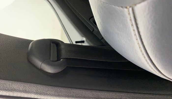 2017 Renault Kwid RXT 0.8, Petrol, Manual, 80,130 km, Driver seat - Retractor not working