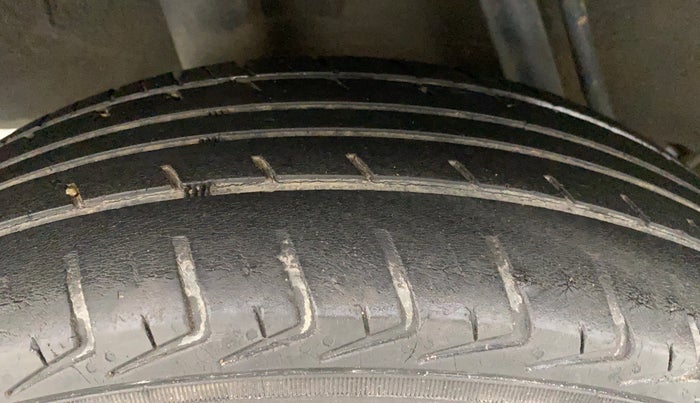 2017 Renault Kwid RXT 0.8, Petrol, Manual, 80,130 km, Right Rear Tyre Tread