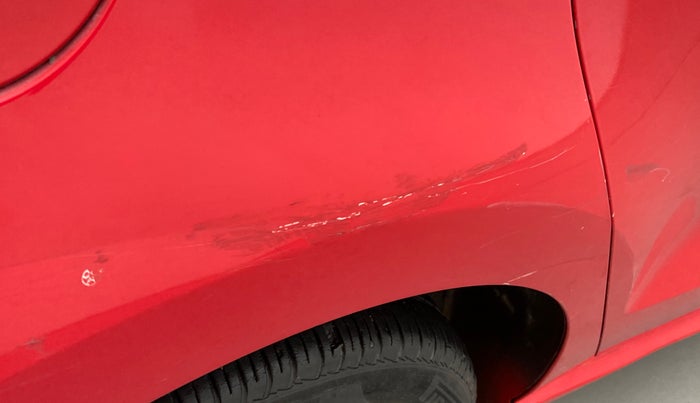 2016 Volkswagen Polo COMFORTLINE 1.2L, Petrol, Manual, 96,940 km, Right quarter panel - Minor scratches