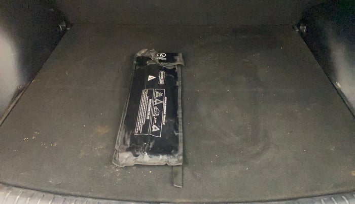 2019 KIA SELTOS HTK PLUS AT 1.5 DIESEL, Diesel, Automatic, 87,807 km, Boot Inside