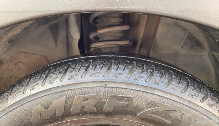 2020 Renault TRIBER RXZ, Petrol, Manual, 39,230 km, Right Front Tyre Tread