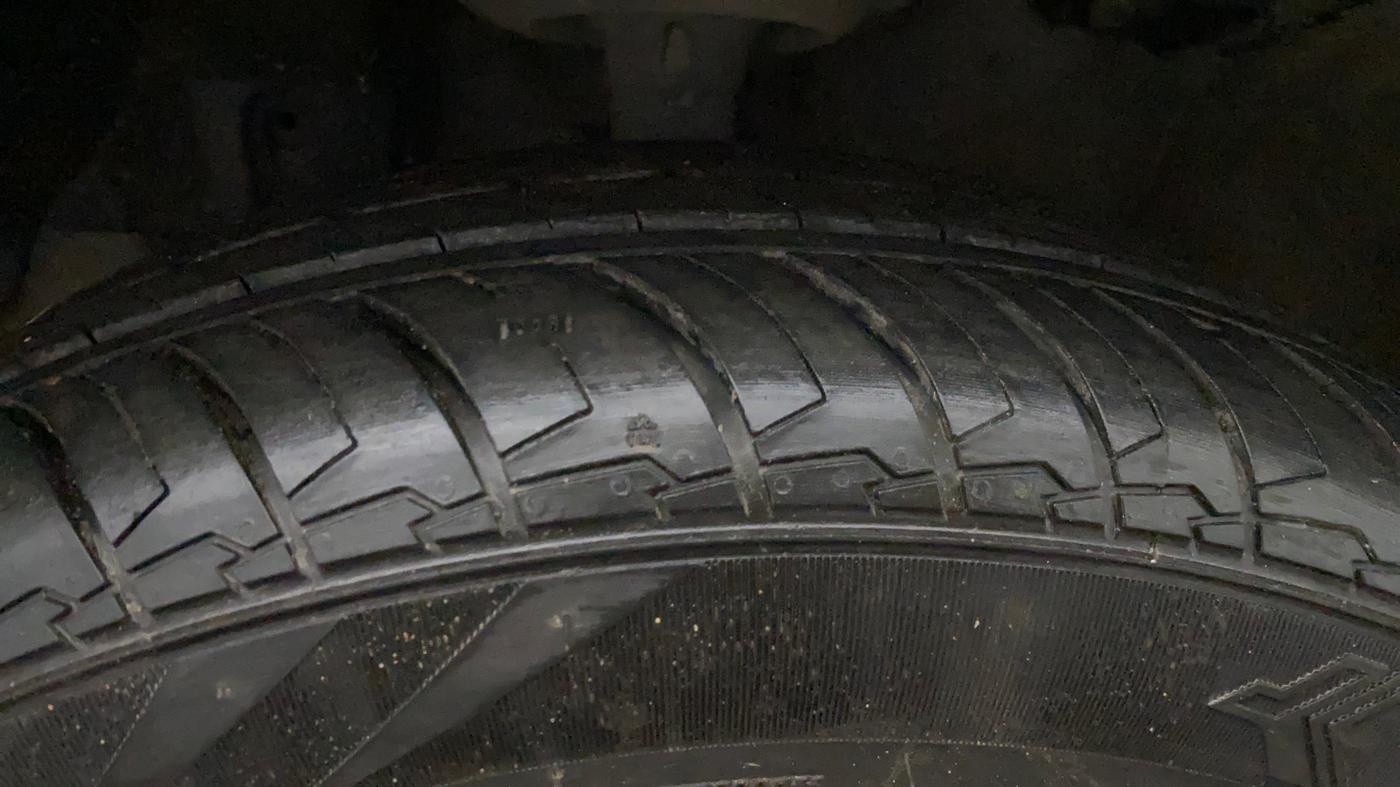 2014 Honda City 1.5L I-DTEC SV, Diesel, Manual, 1,02,292 km, Left Front Tyre Tread