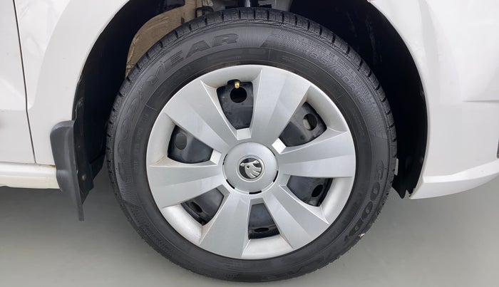 2021 Skoda Rapid ACTIVE 1.0 TSI, Petrol, Manual, 8,539 km, Right Front Wheel