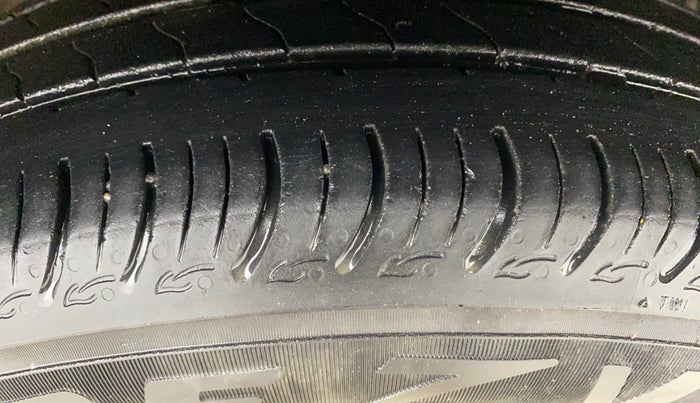 2023 Maruti New Wagon-R ZXI 1.2, Petrol, Manual, 28,091 km, Right Front Tyre Tread