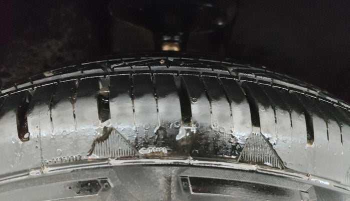 2019 Renault Duster 110 PS RXS 4X2 AMT DIESEL, Diesel, Automatic, 50,181 km, Right Front Tyre Tread