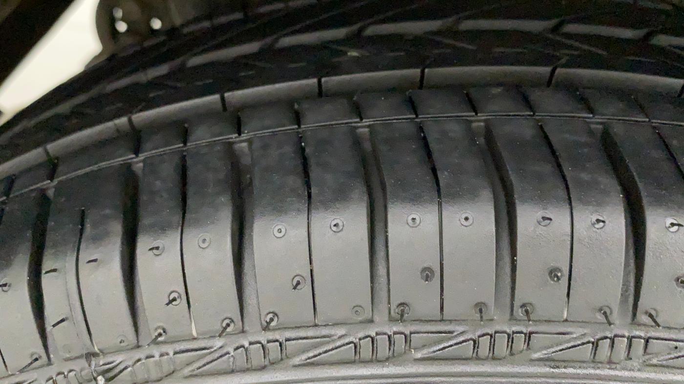 2013 Maruti Wagon R 1.0 VXI, Petrol, Manual, 78,410 km, Right Rear Tyre Tread