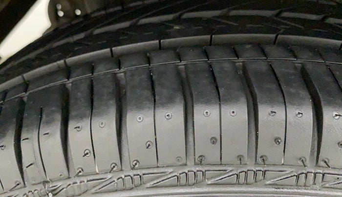 2013 Maruti Wagon R 1.0 VXI, Petrol, Manual, 78,410 km, Right Rear Tyre Tread
