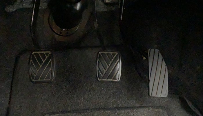 2013 Maruti Wagon R 1.0 VXI, Petrol, Manual, 78,410 km, Pedals