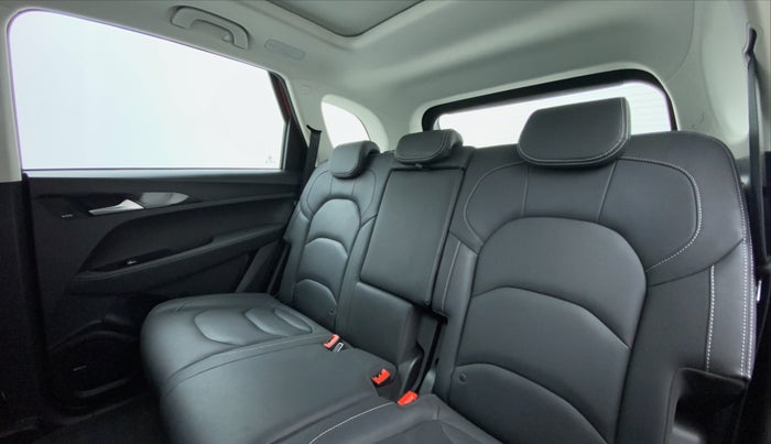 2019 MG HECTOR SHARP DCT PETROL, Petrol, Automatic, 9,076 km, Right Side Rear Door Cabin