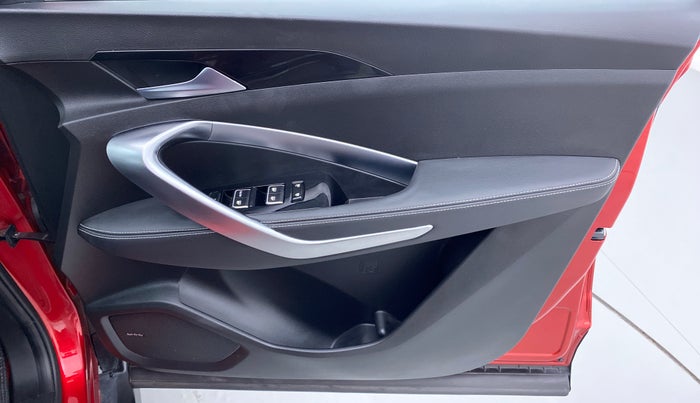 2019 MG HECTOR SHARP DCT PETROL, Petrol, Automatic, 9,076 km, Driver Side Door Panels Control