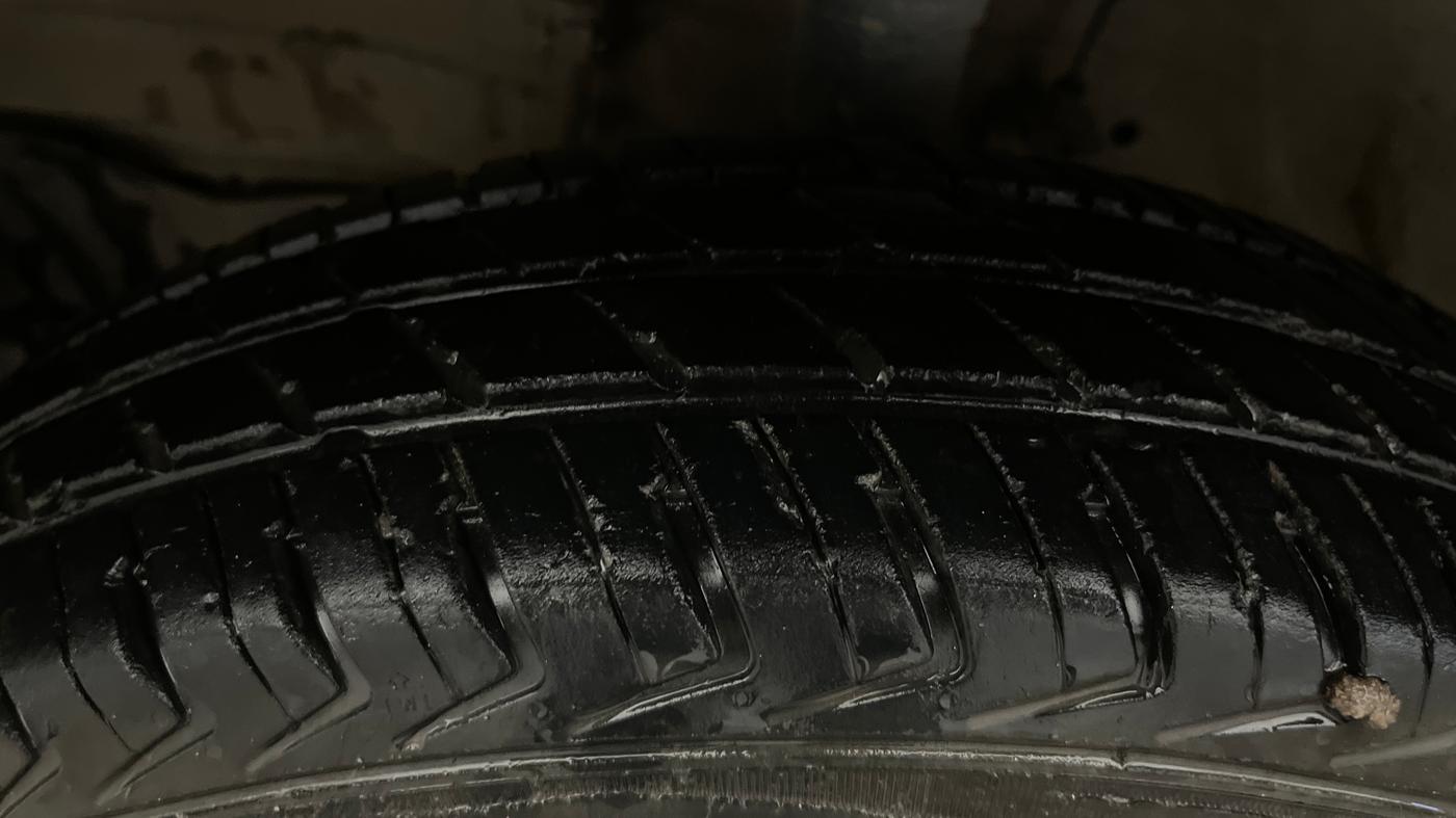2023 Maruti Alto K10 LXI, CNG, Manual, 37,953 km, Left Front Tyre Tread