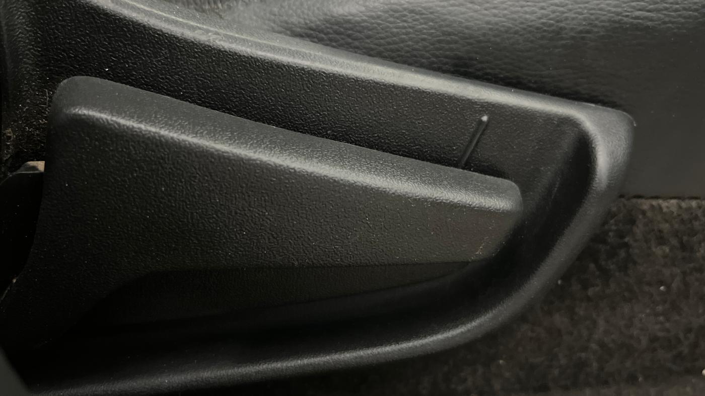 2023 Maruti Alto K10 LXI, CNG, Manual, 37,953 km, Driver Side Adjustment Panel