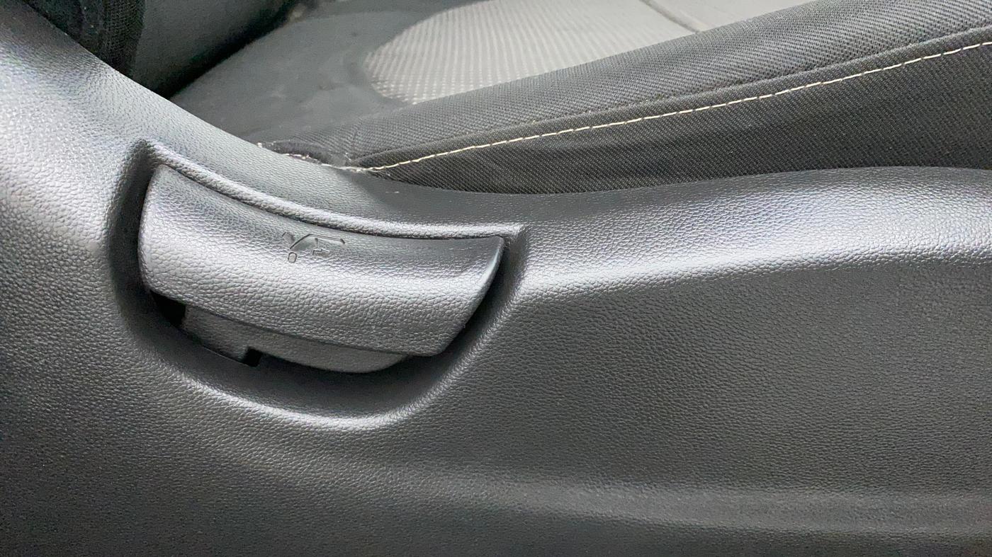 2016 Hyundai Creta BASE 1.6 PETROL, Petrol, Manual, 83,573 km, Driver Side Adjustment Panel