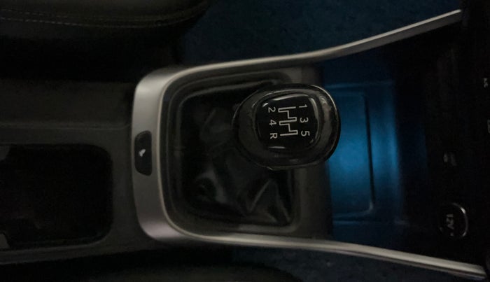 2020 Tata ALTROZ XZ PETROL, Petrol, Manual, 85,433 km, Gear Lever