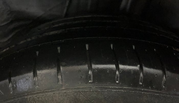 2020 Tata ALTROZ XZ PETROL, Petrol, Manual, 85,433 km, Left Rear Tyre Tread