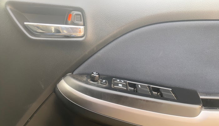 2021 Maruti Baleno DELTA PETROL 1.2, Petrol, Manual, 33,722 km, Driver Side Door Panels Control