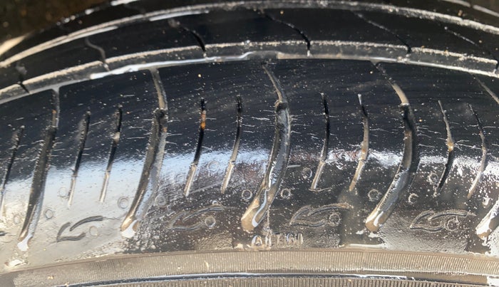 2021 Maruti Baleno DELTA PETROL 1.2, Petrol, Manual, 33,722 km, Right Rear Tyre Tread