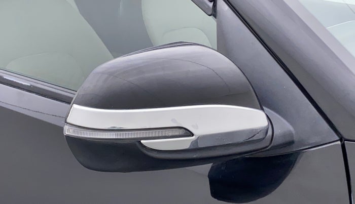 2021 KIA SONET HTX PLUS 1.0 IMT, Petrol, Manual, 15,355 km, Right rear-view mirror - Cover has minor damage