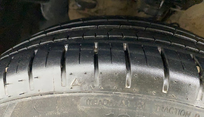 2016 Hyundai Elite i20 ASTA 1.2, CNG, Manual, 94,461 km, Left Front Tyre Tread