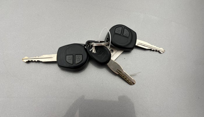 2015 Maruti Swift LXI (O), Petrol, Manual, 50,888 km, Key Close Up