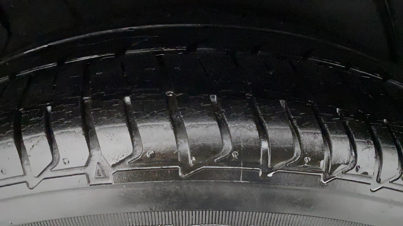 2017 Hyundai Verna 1.6 SX VTVT AT, Petrol, Automatic, 58,830 km, Left Rear Tyre Tread