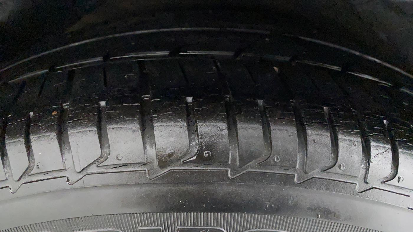 2017 Hyundai Verna 1.6 SX VTVT AT, Petrol, Automatic, 58,830 km, Right Rear Tyre Tread