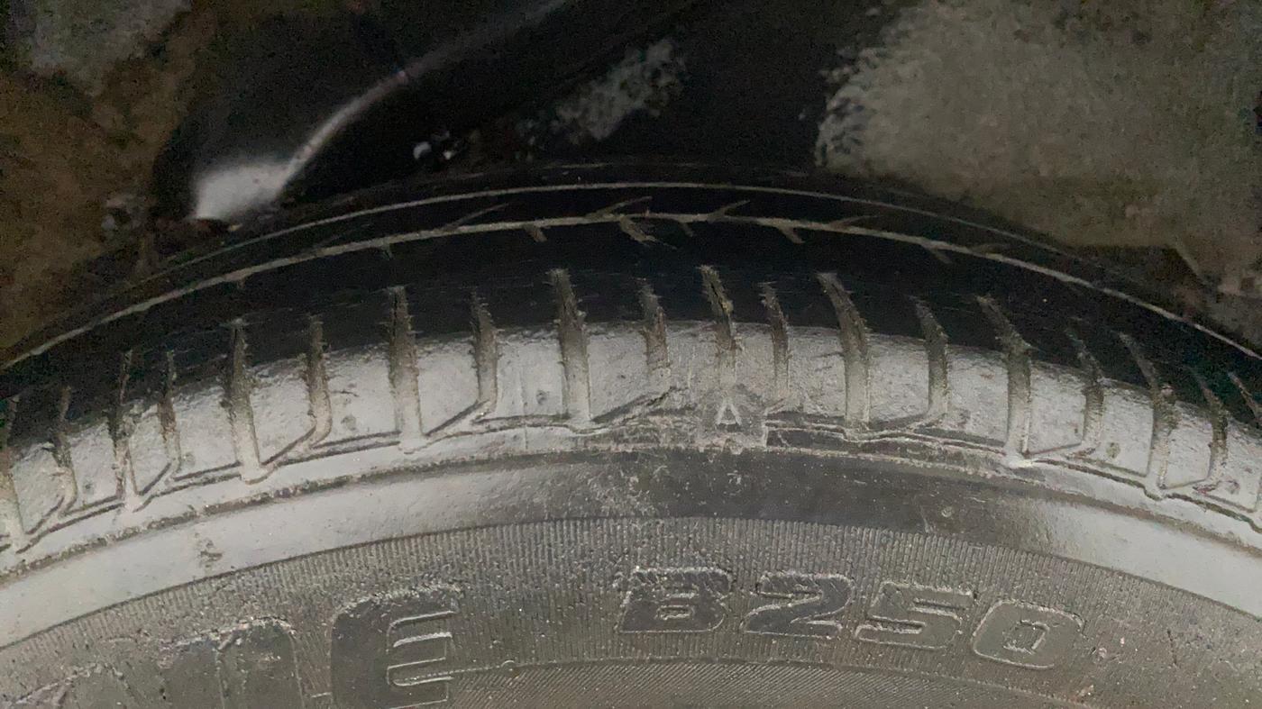 2016 Hyundai i10 MAGNA 1.1, Petrol, Manual, 43,524 km, Left Rear Tyre Tread