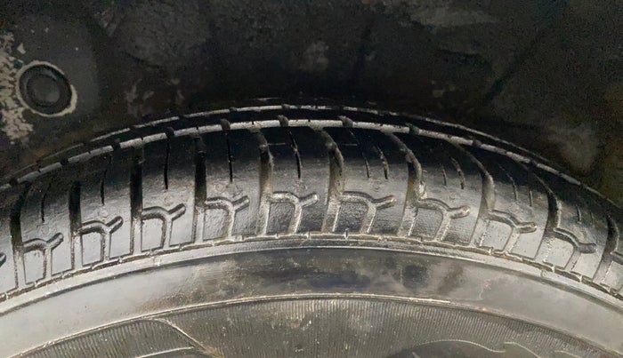 2016 Hyundai i10 MAGNA 1.1, Petrol, Manual, 43,175 km, Right Rear Tyre Tread