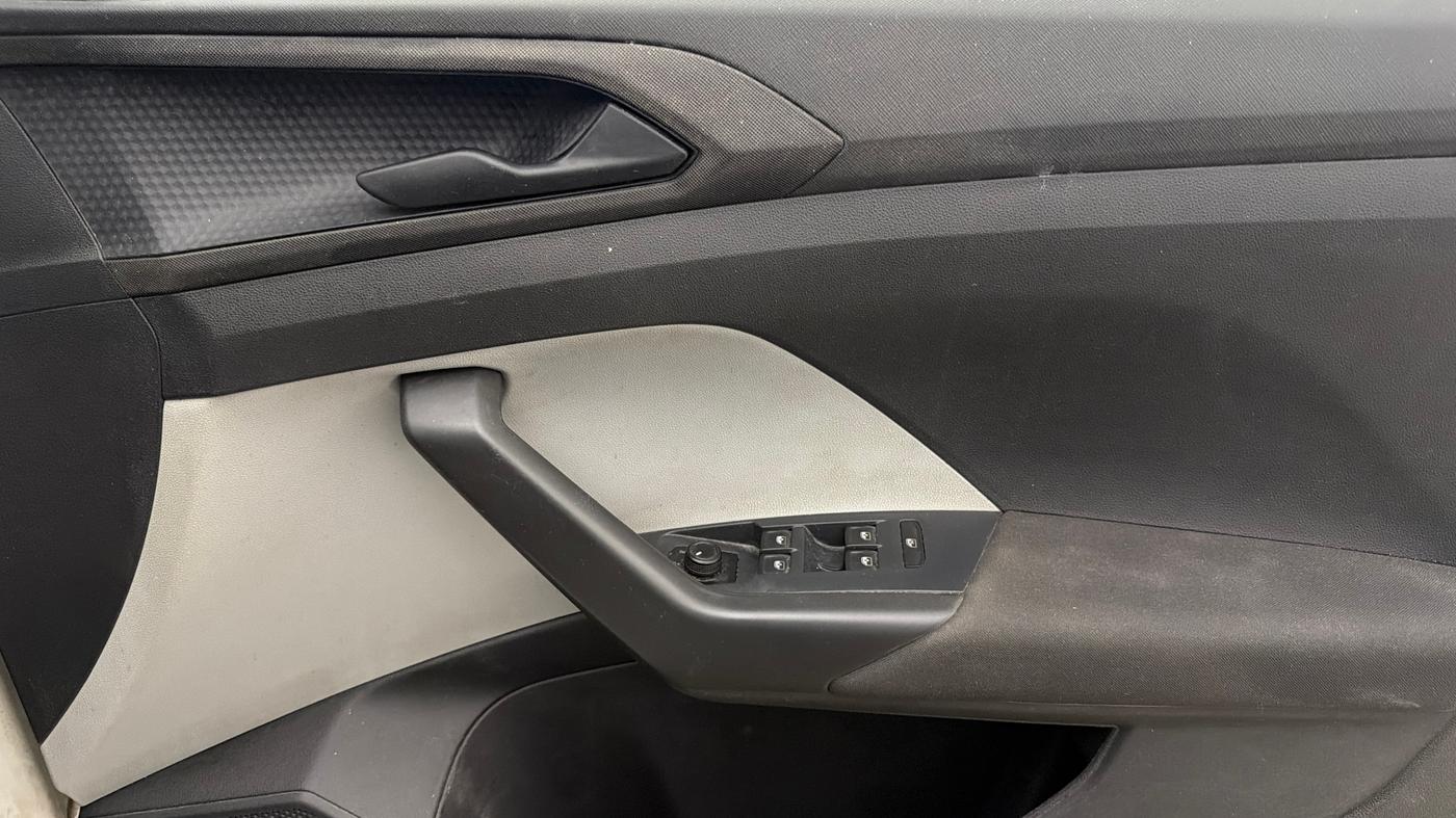 2022 Skoda KUSHAQ ACTIVE 1.0L TSI MT, Petrol, Manual, 73,678 km, Driver Side Door Panels Control