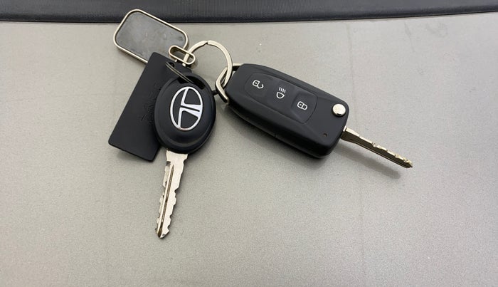 2019 Tata TIGOR XZA PETROL, Petrol, Automatic, 24,930 km, Key Close Up