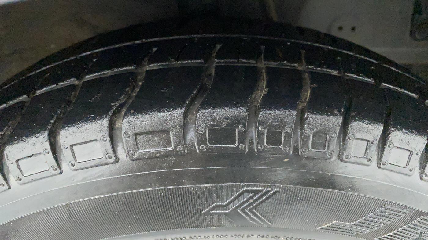 2016 Hyundai Eon ERA PLUS, Petrol, Manual, 40,179 km, Right Front Tyre Tread