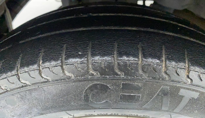 2016 Hyundai Eon ERA PLUS, Petrol, Manual, 40,179 km, Right Rear Tyre Tread