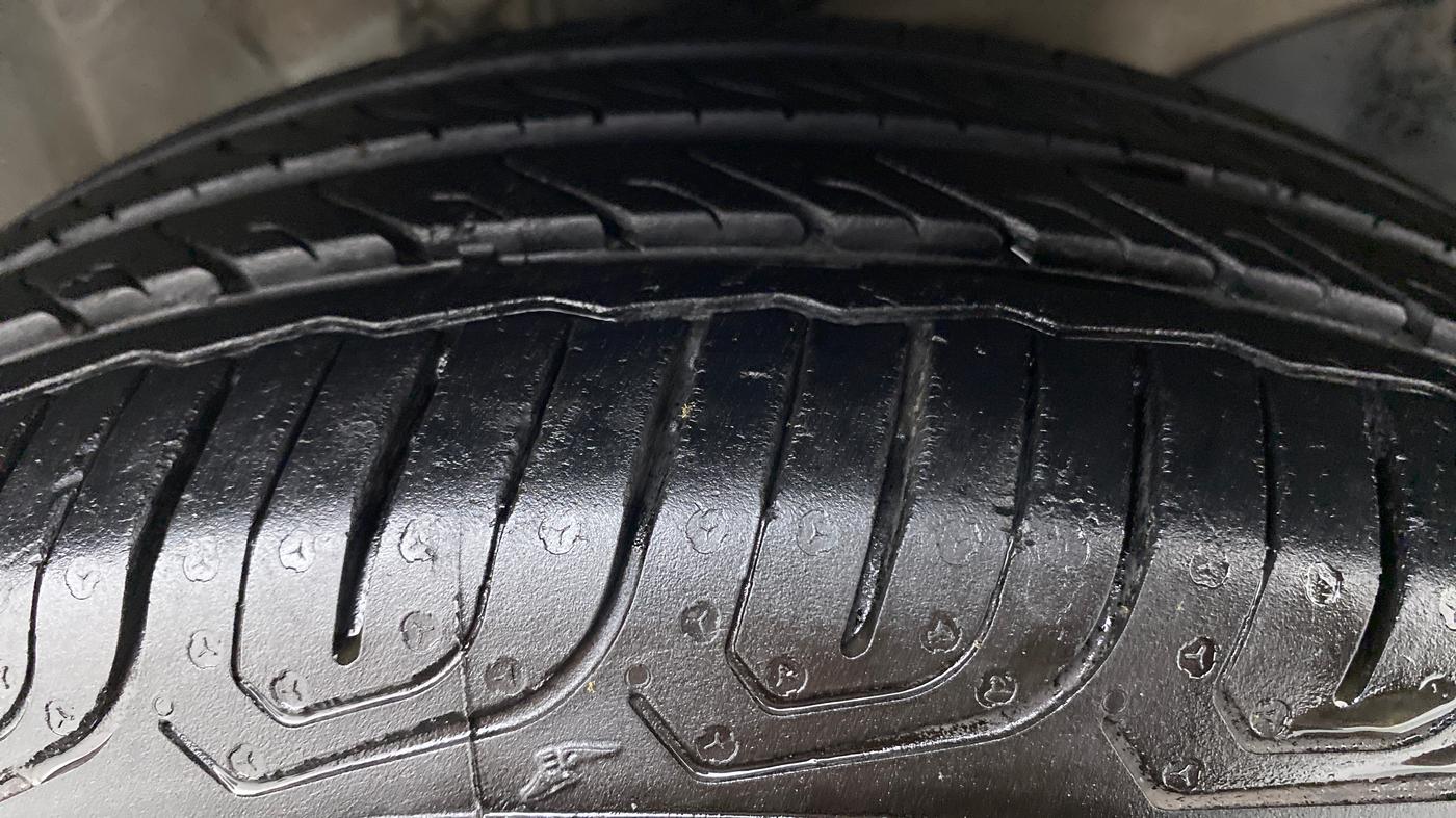 2015 Honda Amaze 1.2L I-VTEC VX, Petrol, Manual, 58,205 km, Right Front Tyre Tread