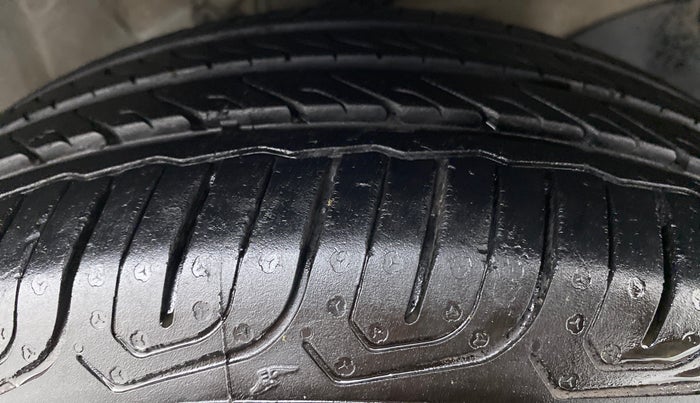 2015 Honda Amaze 1.2L I-VTEC VX, Petrol, Manual, 58,205 km, Right Front Tyre Tread