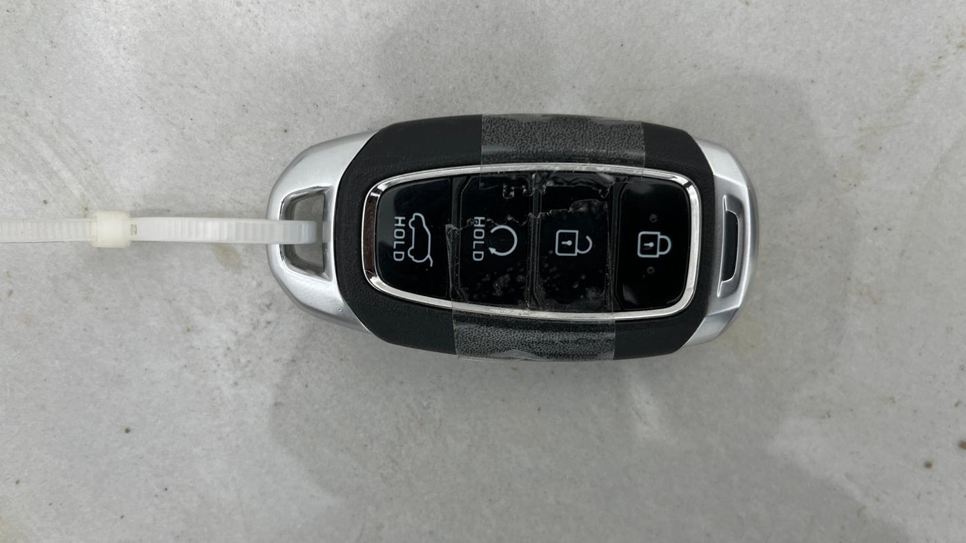 2025 Hyundai NEW I20 Sportz (O) 1.2 IVT, Petrol, Automatic, 11,272 km, Key Close Up