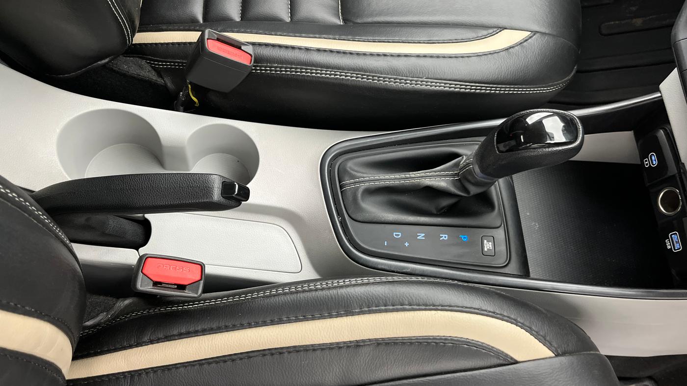 2025 Hyundai NEW I20 Sportz (O) 1.2 IVT, Petrol, Automatic, 11,272 km, Gear Lever
