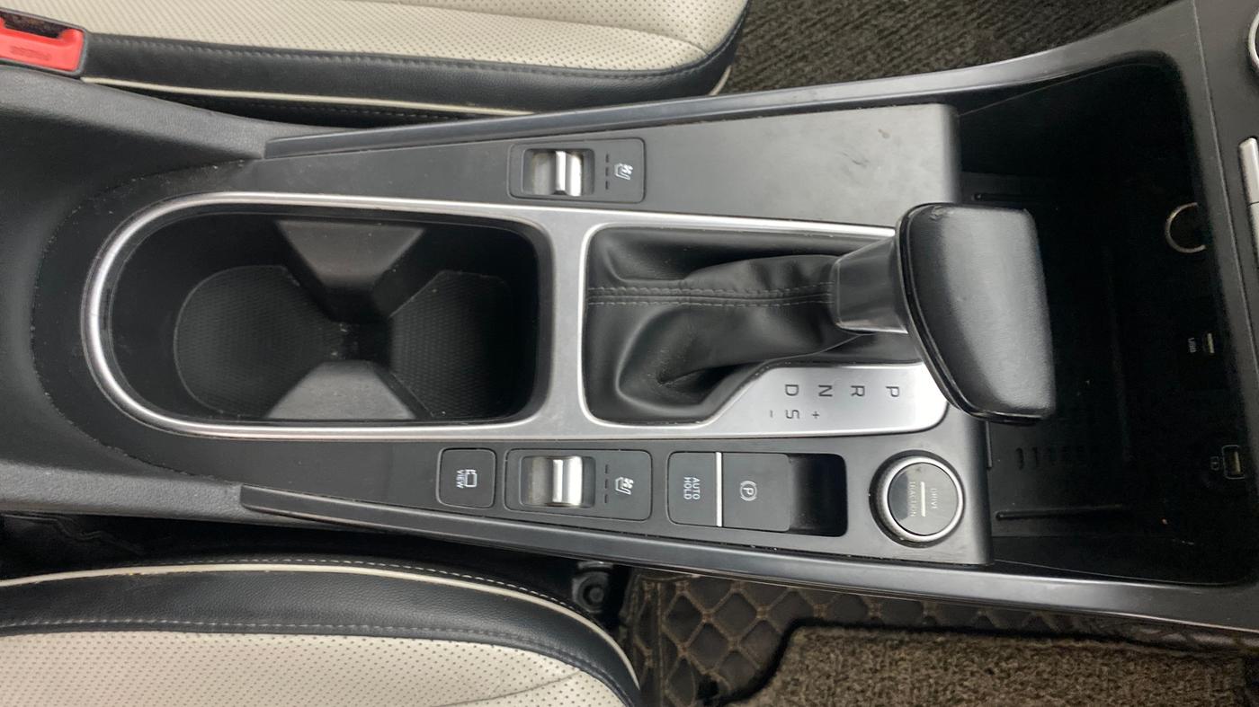 2020 Hyundai Creta SX (O) IVT 1.5 PETROL, Petrol, Automatic, 81,464 km, Gear Lever