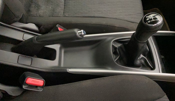 2016 Maruti Baleno ZETA PETROL 1.2, Petrol, Manual, 82,677 km, Gear Lever