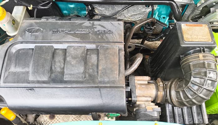 2016 Mahindra Kuv100 K6 PLUS 6 STR, Petrol, Manual, 30,379 km, Engine View