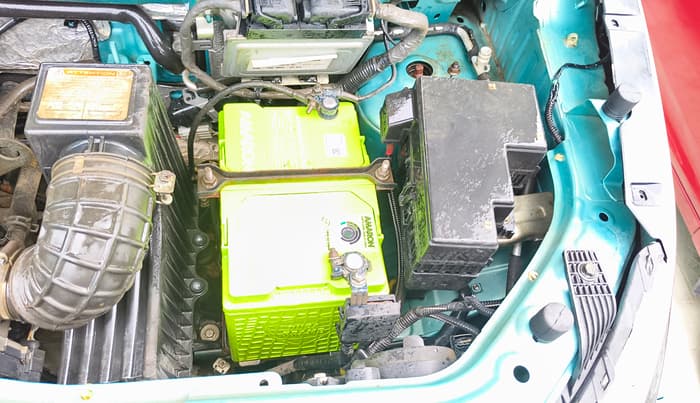 2016 Mahindra Kuv100 K6 PLUS 6 STR, Petrol, Manual, 30,379 km, Engine View - Left