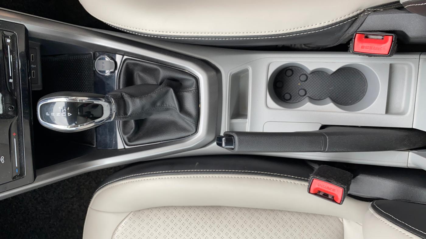 2023 Skoda KUSHAQ AMBITION 1.0L TSI AT, Petrol, Automatic, 25,209 km, Gear Lever