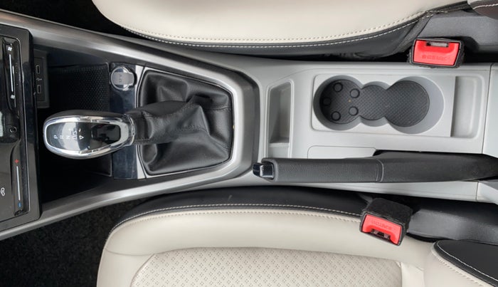 2023 Skoda KUSHAQ AMBITION 1.0L TSI AT, Petrol, Automatic, 25,236 km, Gear Lever