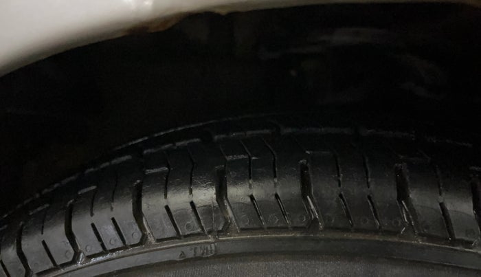 2013 Hyundai Grand i10 MAGNA 1.2 KAPPA VTVT, Petrol, Manual, 75,105 km, Left Front Tyre Tread