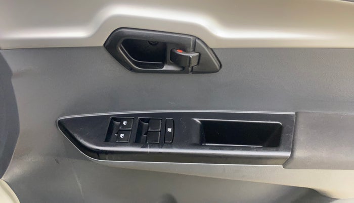 2018 Mahindra KUV 100 NXT K6+ D 6 STR, Diesel, Manual, 53,075 km, Driver Side Door Panels Control