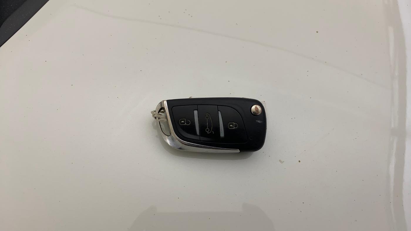 2021 Maruti Swift Dzire TOUR S-CNG (O), CNG, Manual, 49,375 km, Key Close Up