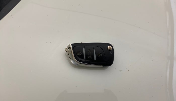 2021 Maruti Swift Dzire TOUR S-CNG (O), CNG, Manual, 49,375 km, Key Close Up
