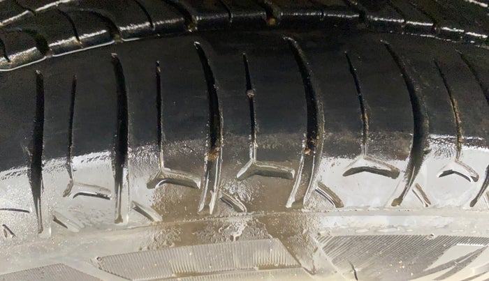 2018 Tata TIGOR XZ PETROL, Petrol, Manual, 95,399 km, Left Front Tyre Tread
